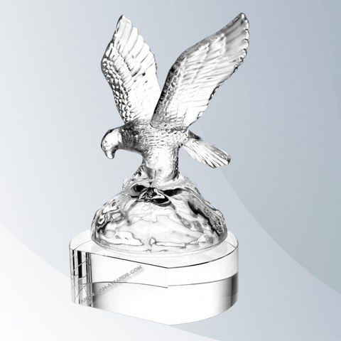 AT1250C | Soaring Eagle on Optic Crystal Base